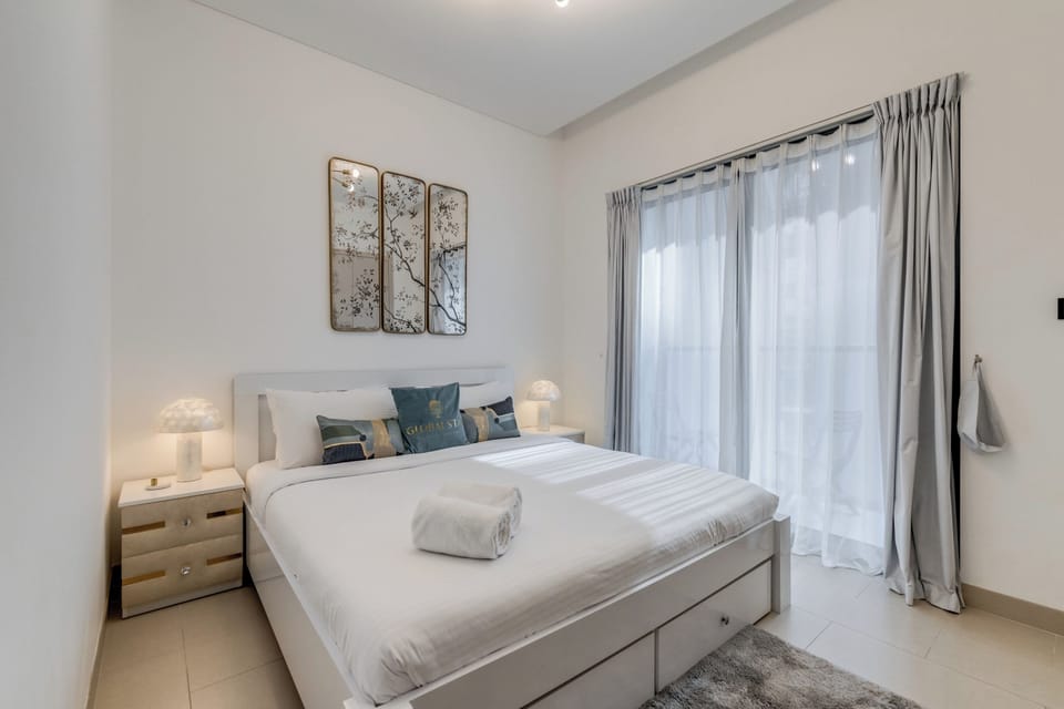 Deluxe Apartment, 1 Bedroom, Balcony, City View | Desk, iron/ironing board, WiFi (free)
