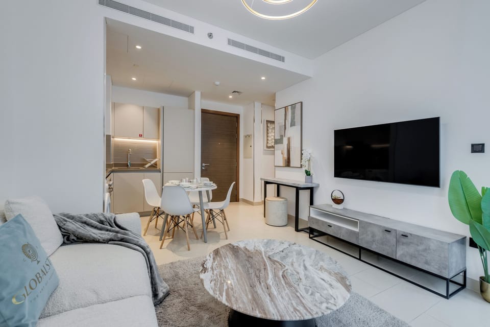 Deluxe Apartment, 1 Bedroom, Balcony, City View | Living area | 43-inch Smart TV with digital channels, Netflix, streaming services