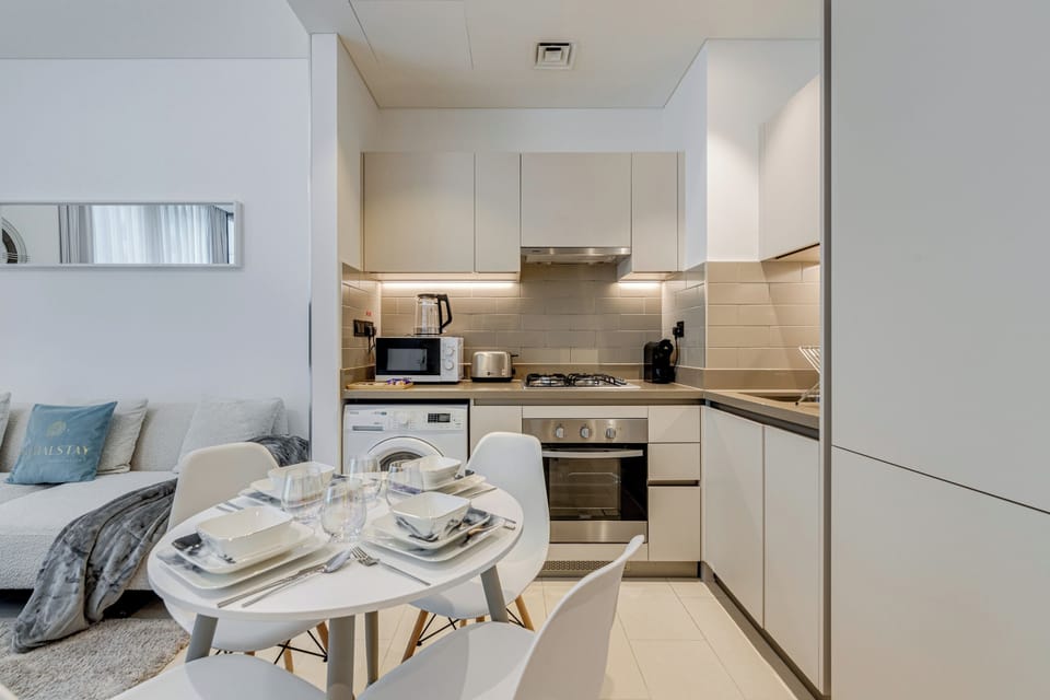 Deluxe Apartment, 1 Bedroom, Balcony, City View | Private kitchen | Coffee/tea maker, full-size fridge, microwave, oven