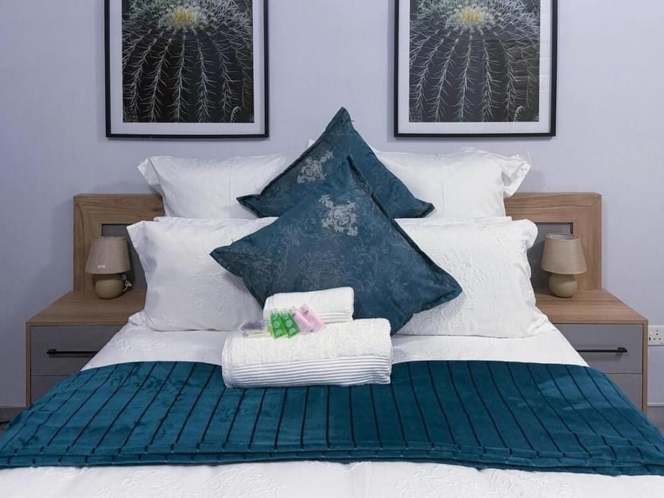 Standard Double Room, Balcony | Desk, iron/ironing board (on request), WiFi (free)