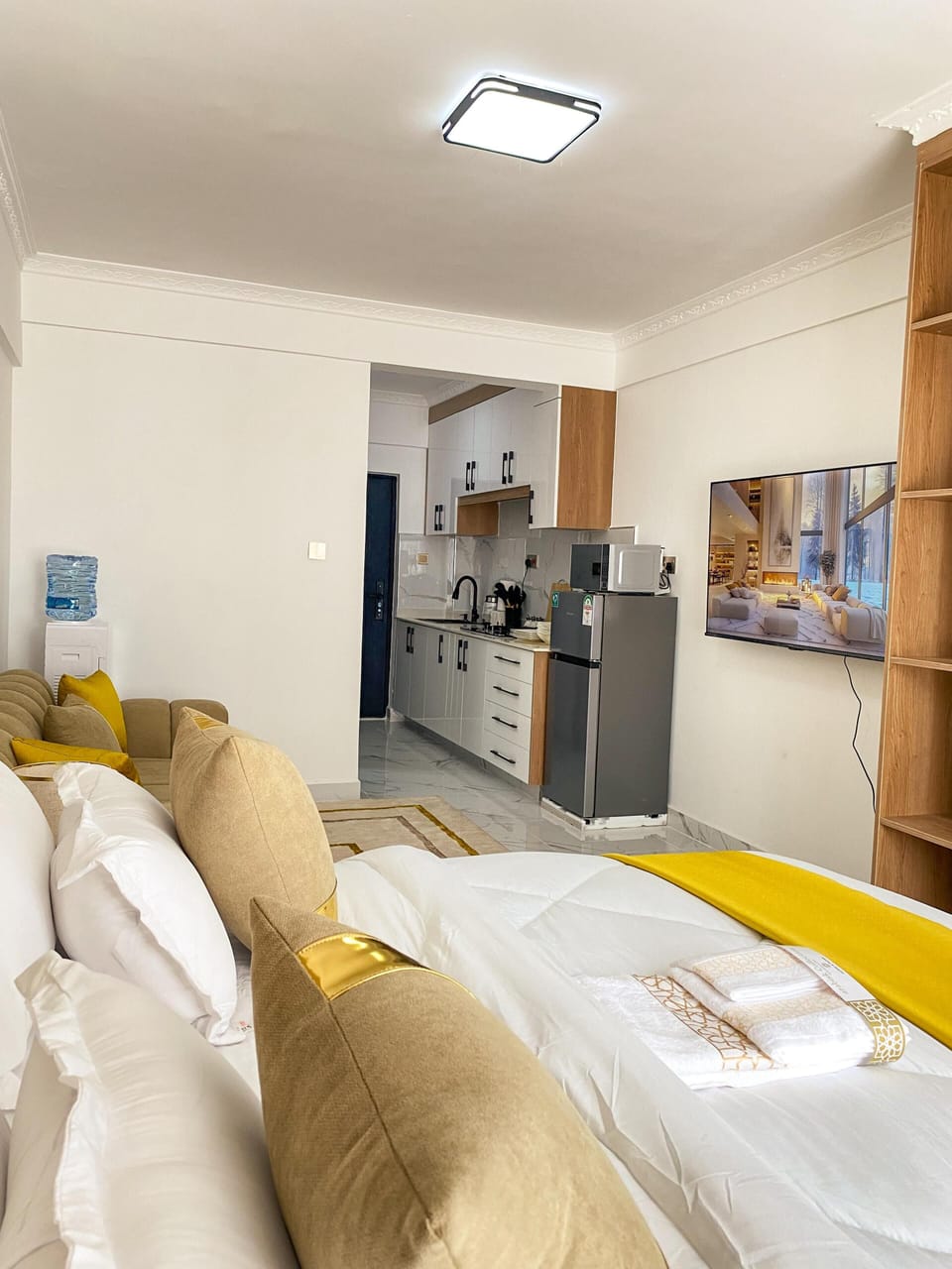 Classic Studio, City View | Private kitchen | Coffee/tea maker, full-size fridge, microwave, oven