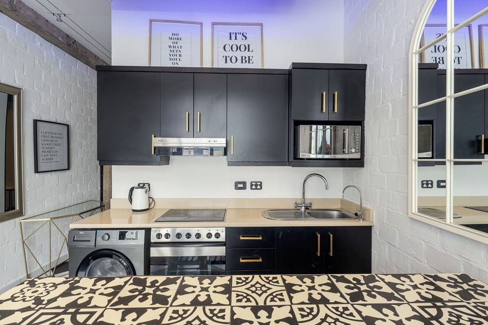 Deluxe Apartment, Mountain View | Private kitchen