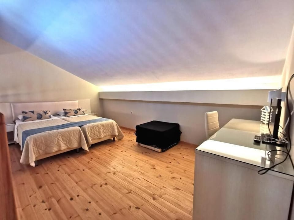 Duplex, Garden View | In-room safe, soundproofing, WiFi (free)