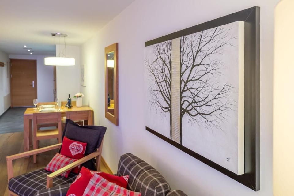 Apartment, Balcony, City View | Interior