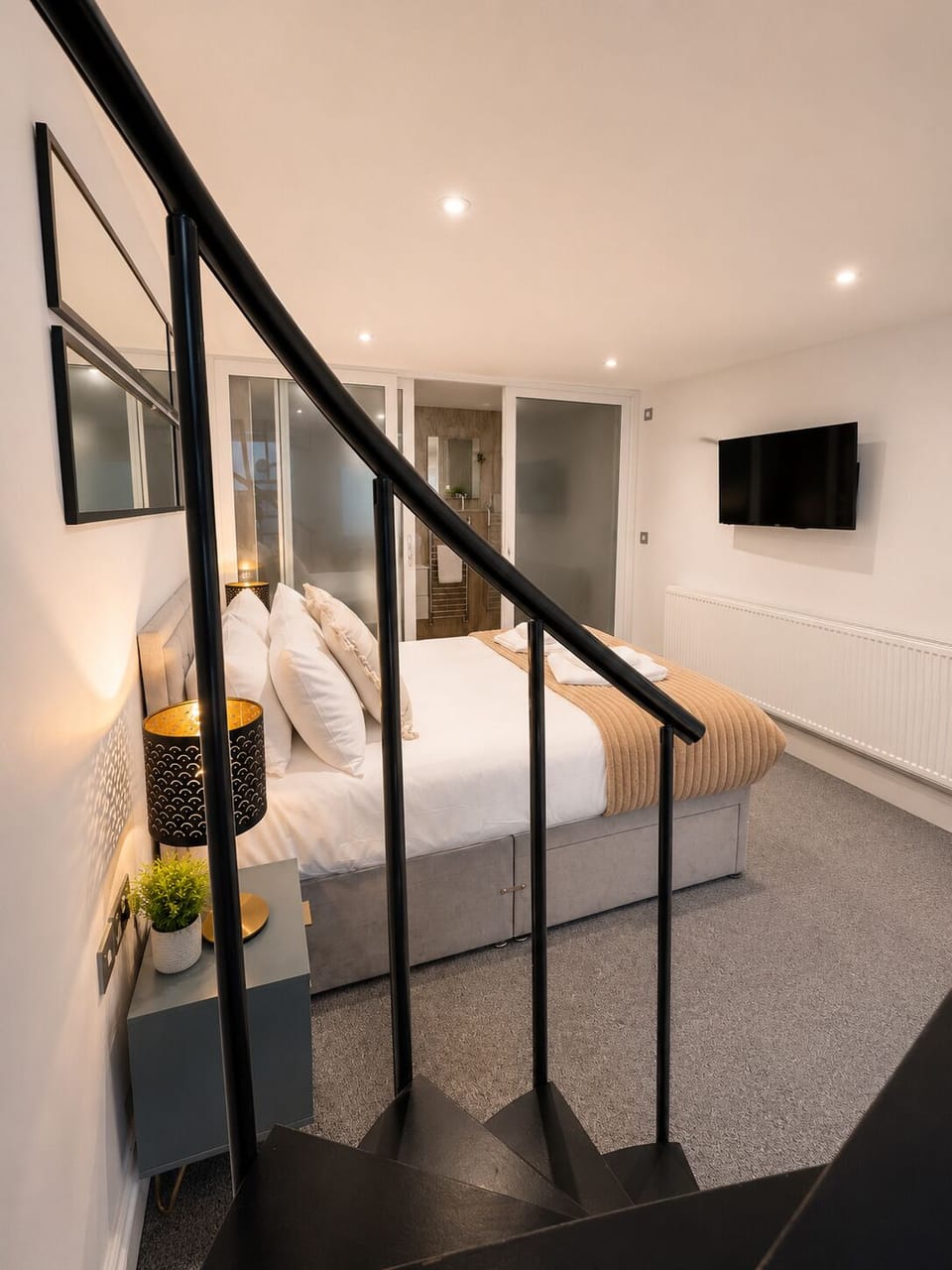 Comfort Apartment | Blackout drapes, WiFi (free)