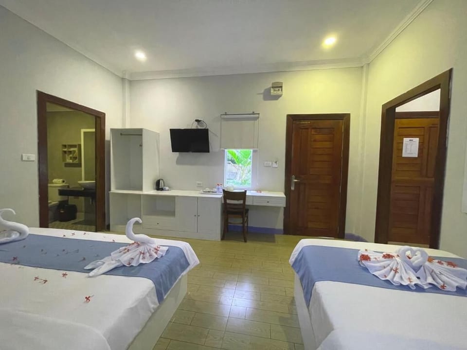 Villa, Balcony, Garden View | In-room safe, desk, laptop workspace, WiFi (free)