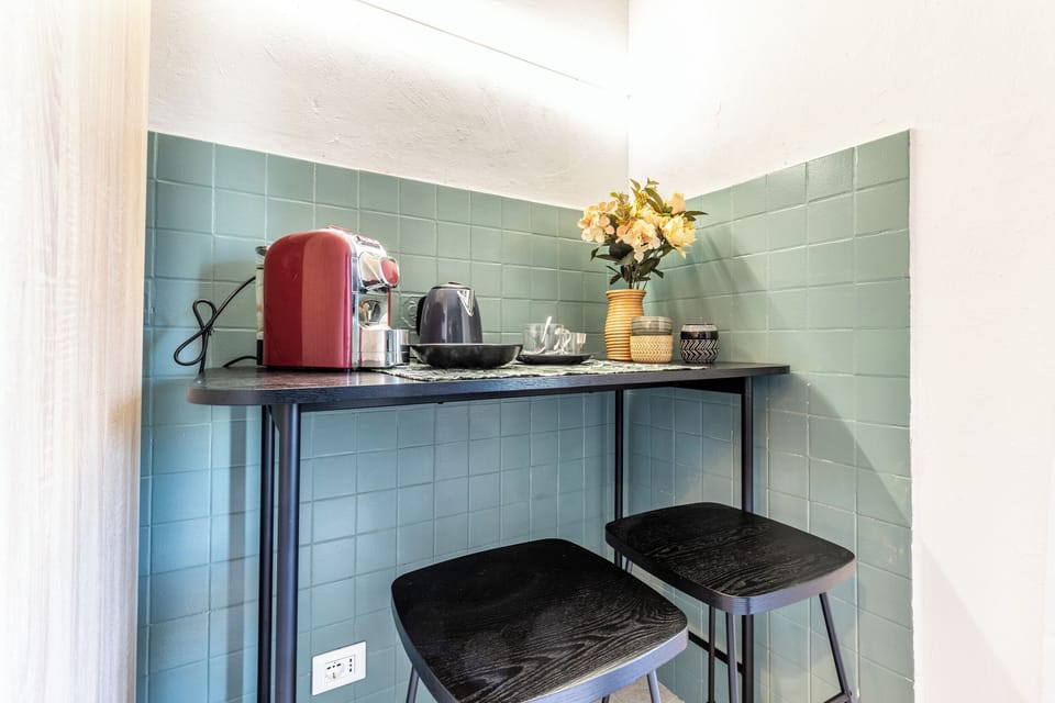 Apartment (1 Bedroom) | Private kitchenette | Espresso maker, microwave, electric kettle