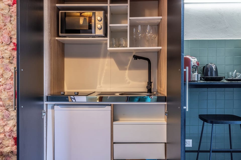 Apartment (1 Bedroom) | Private kitchenette | Espresso maker, microwave, electric kettle