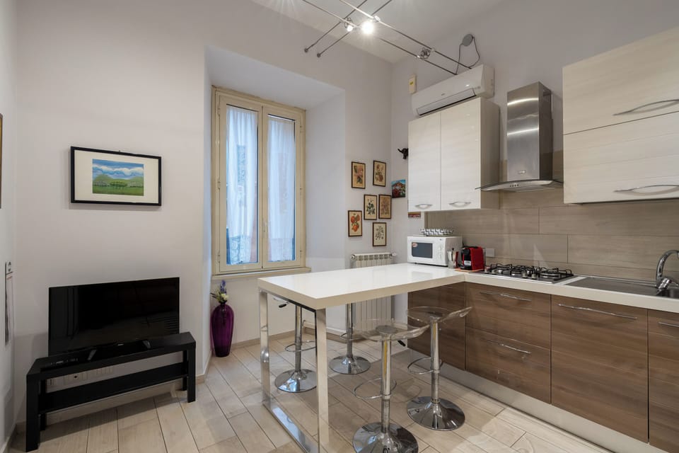 Apartment (1 Bedroom) | Private kitchenette | Espresso maker, microwave, oven, electric kettle
