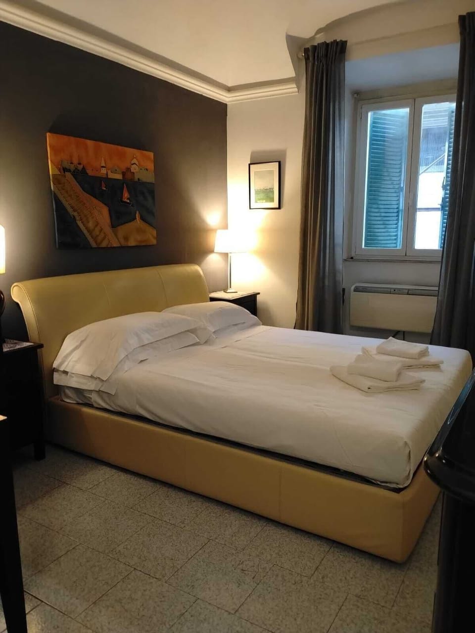 Apartment (1 Bedroom) | 1 bedroom, iron/ironing board, bed sheets