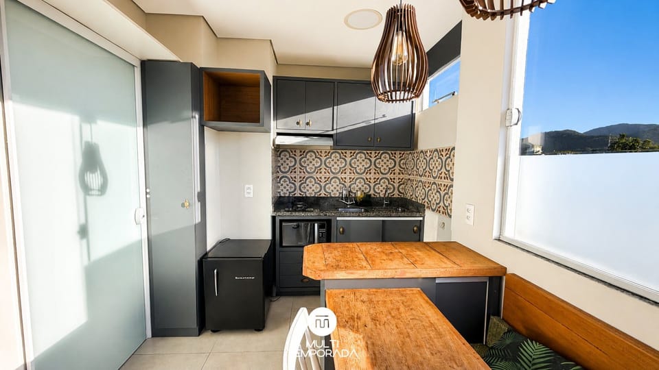 Comfort Apartment, 1 Bedroom, Kitchen | Private kitchen | Cookware/dishes/utensils, kitchen island