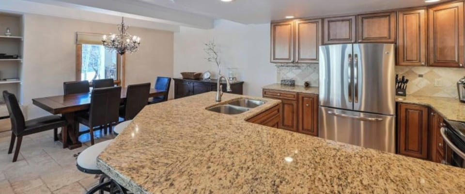 Condo, 3 Bedrooms | Private kitchen | Coffee/tea maker, fridge, oven, toaster