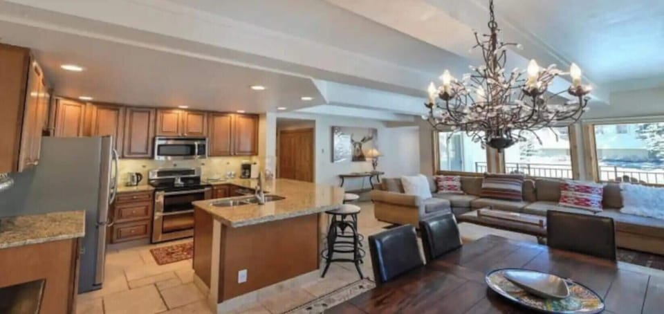 Condo, 3 Bedrooms | Interior