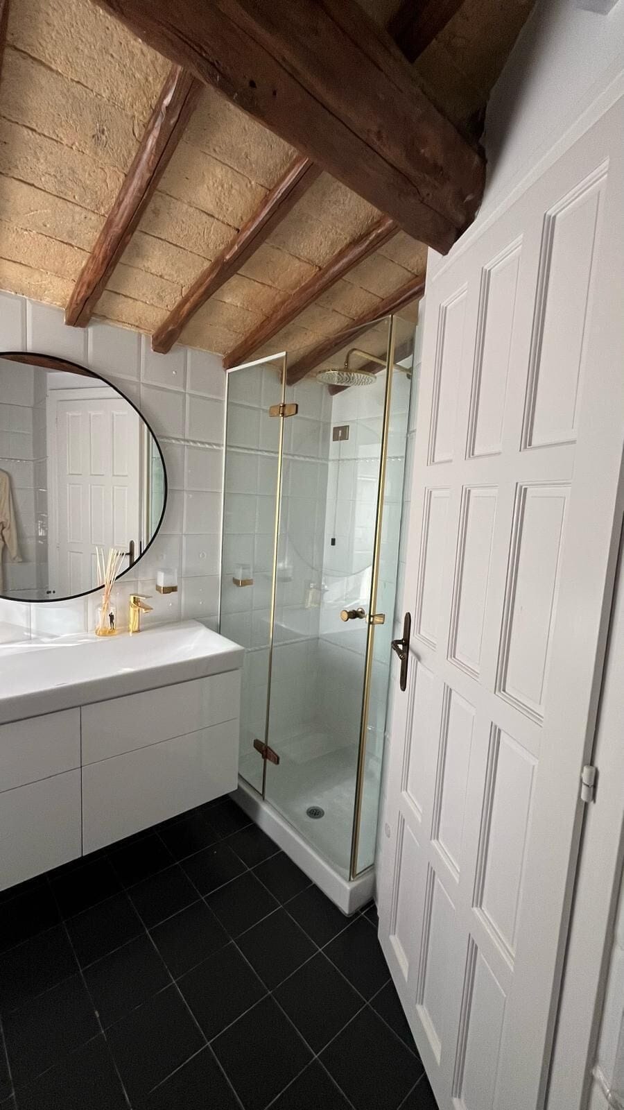 Classic Double Room | Down comforters, pillowtop beds, in-room safe, desk