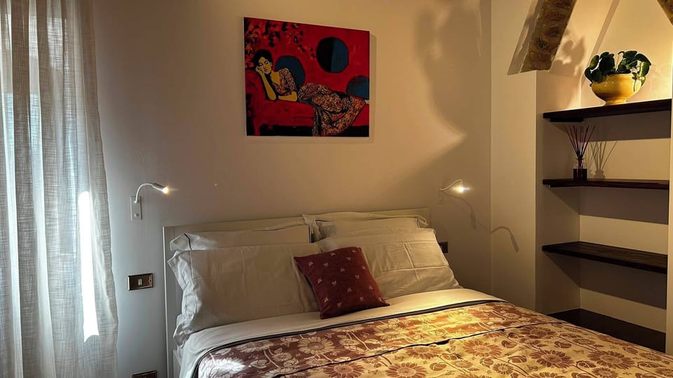 Basic Single Room, Courtyard View | Down comforters, pillowtop beds, in-room safe, desk