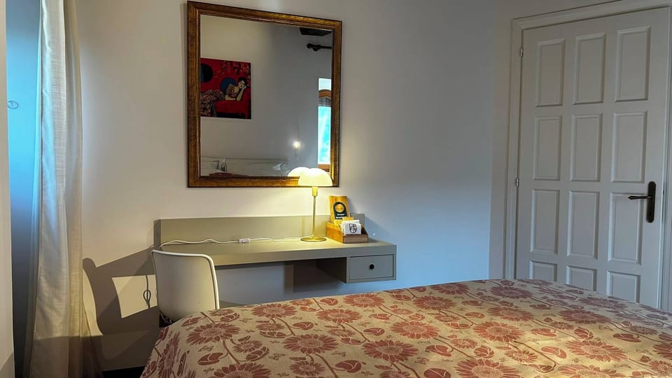 Basic Single Room, Courtyard View | Down comforters, pillowtop beds, in-room safe, desk