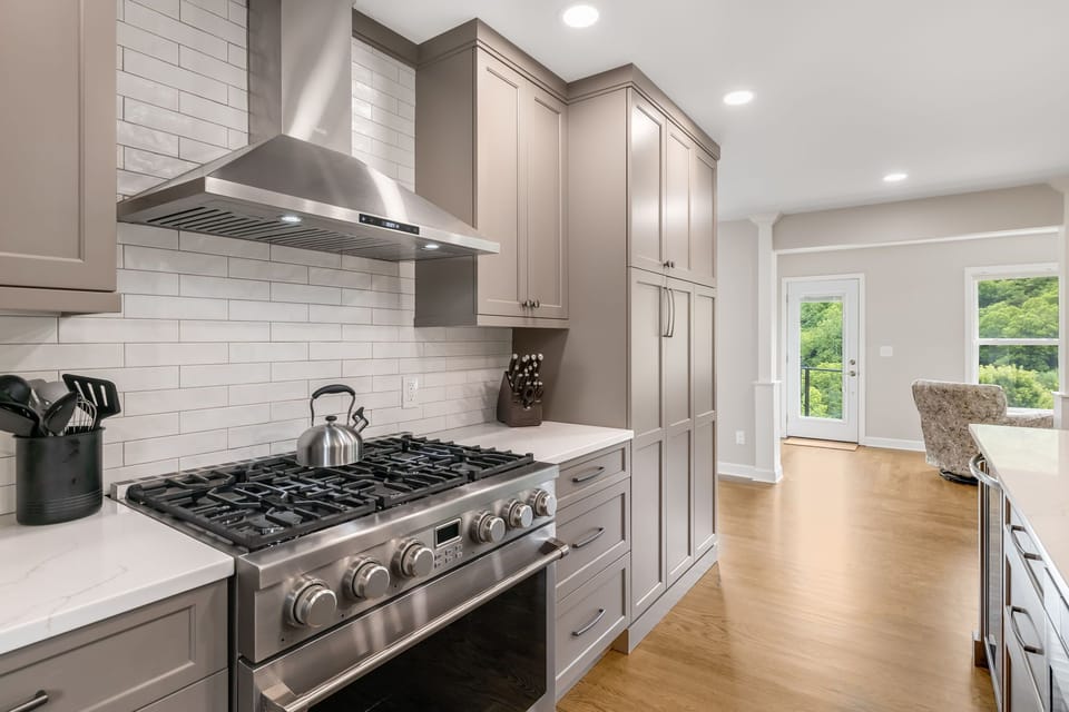 Fully Equipped Kitchen w/ Stainless Steel Appliances
