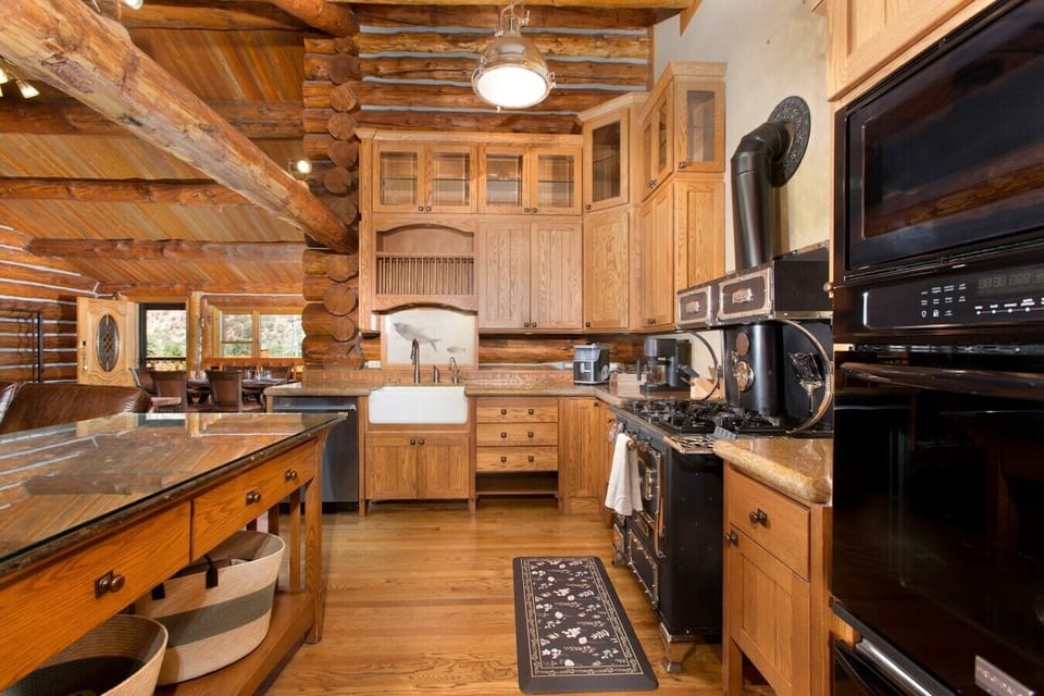 Large kitchen, oven,microwave and farmhouse sink
