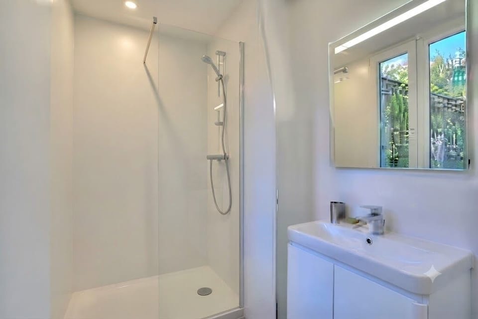 Deluxe Penthouse | Bathroom