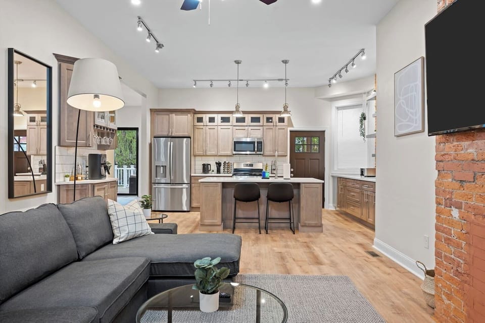 Spacious Open Concept Living/Dining Room With Comfy Couch
