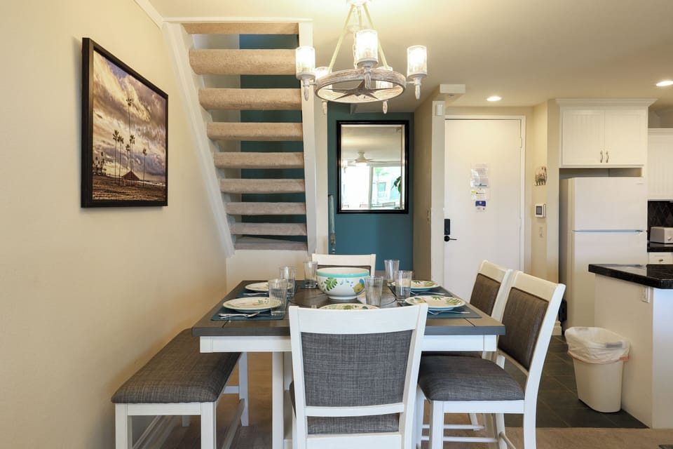 Condo, Multiple Beds (E304 Sparkling Waves) | Dining