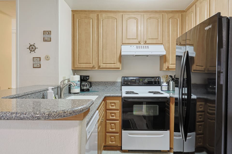 Condo, 1 Queen Bed with Sofa bed (C204 Sunset View Hideaway ) | Private kitchen