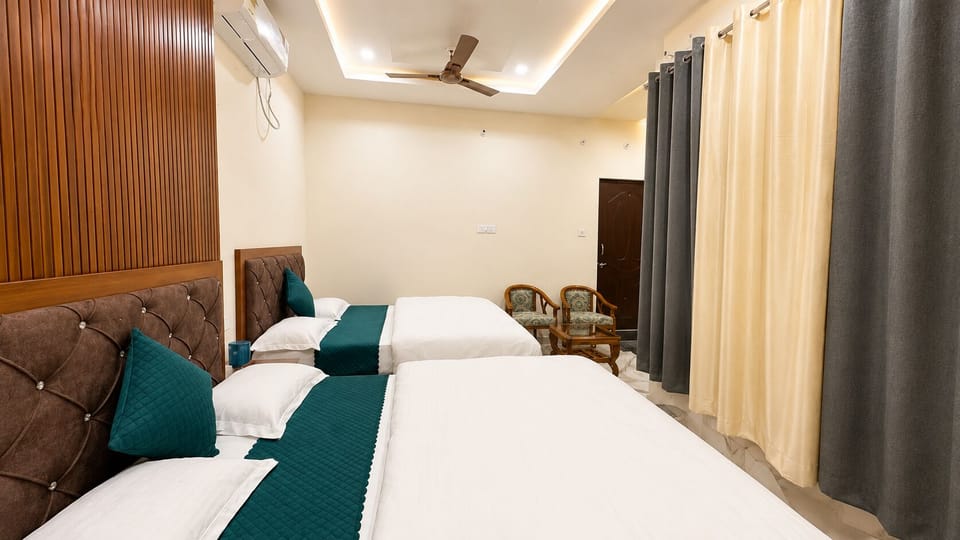 Luxury Quadruple Room, Balcony | Desk, laptop workspace, WiFi (free)