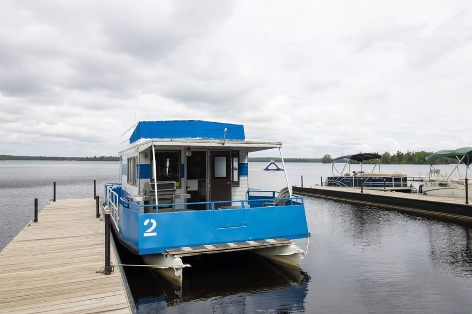 HB0220Exterior2001_opt