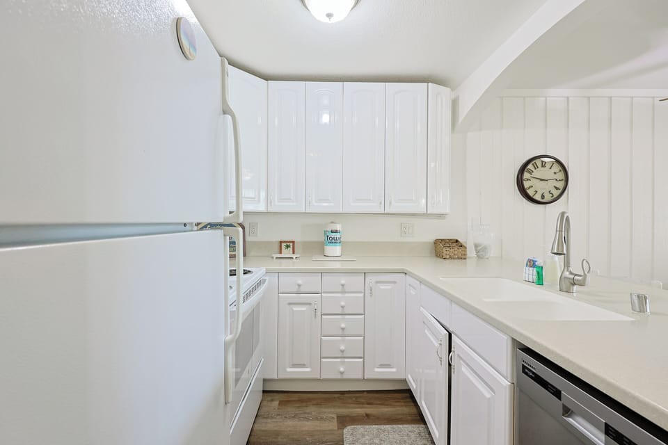 Condo, 2 Double Beds, Garden View (G203 Whispering Waters) | Private kitchen
