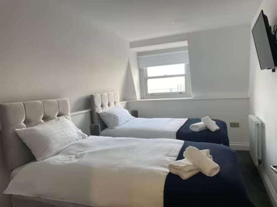 Iron/ironing board, WiFi (free), bed sheets
