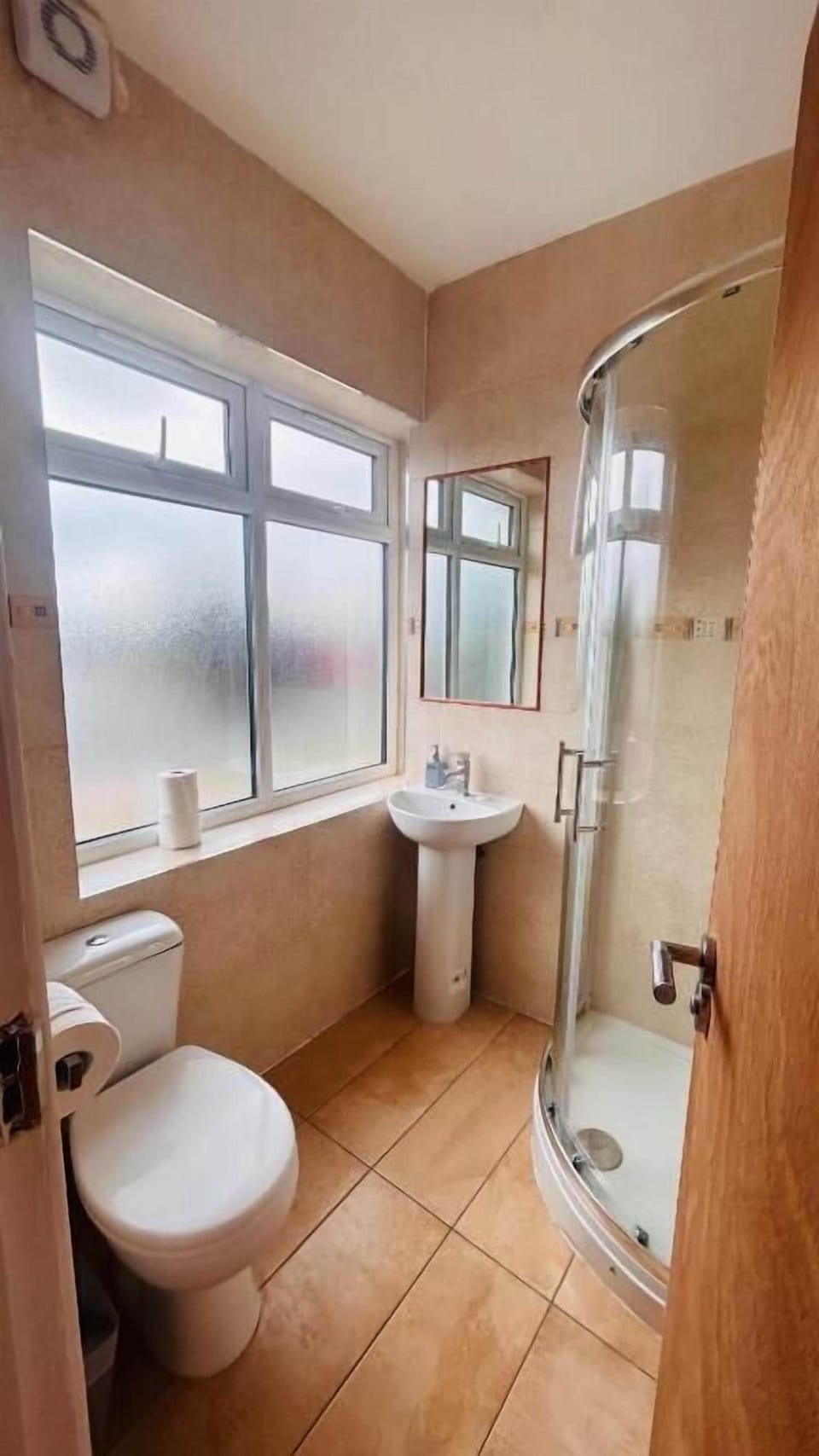 Double Room | Bathroom | Shower, towels, toilet paper