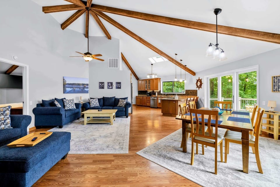 Great Room - Easy indoor-outdoor flow, with the lake always in view through the wall of glass.