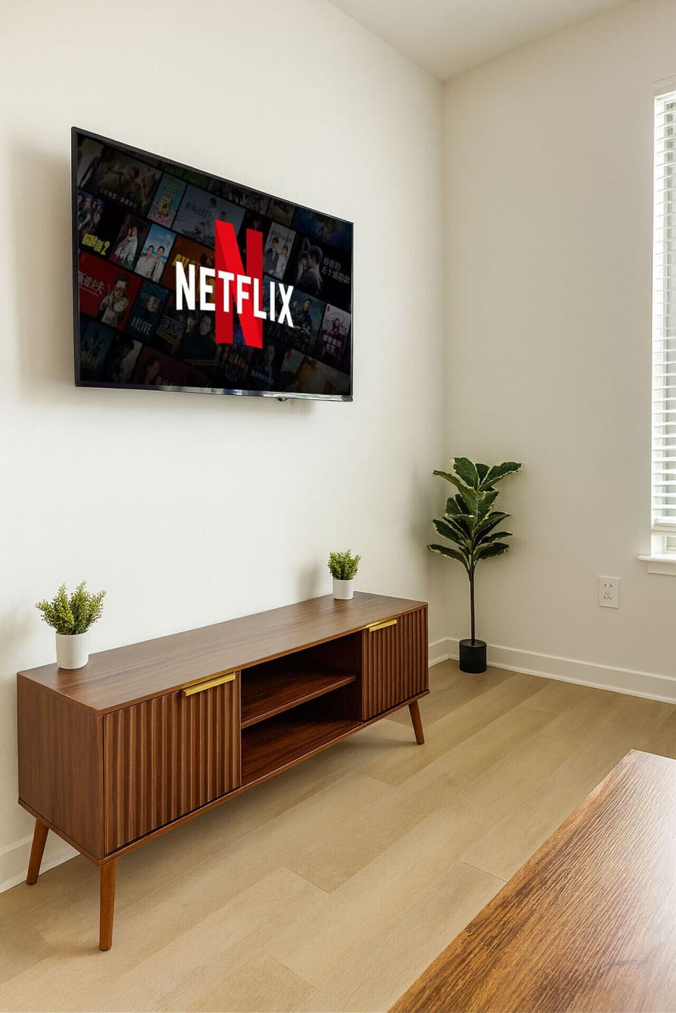 Apartment | Living area | 40-inch Smart TV with digital channels