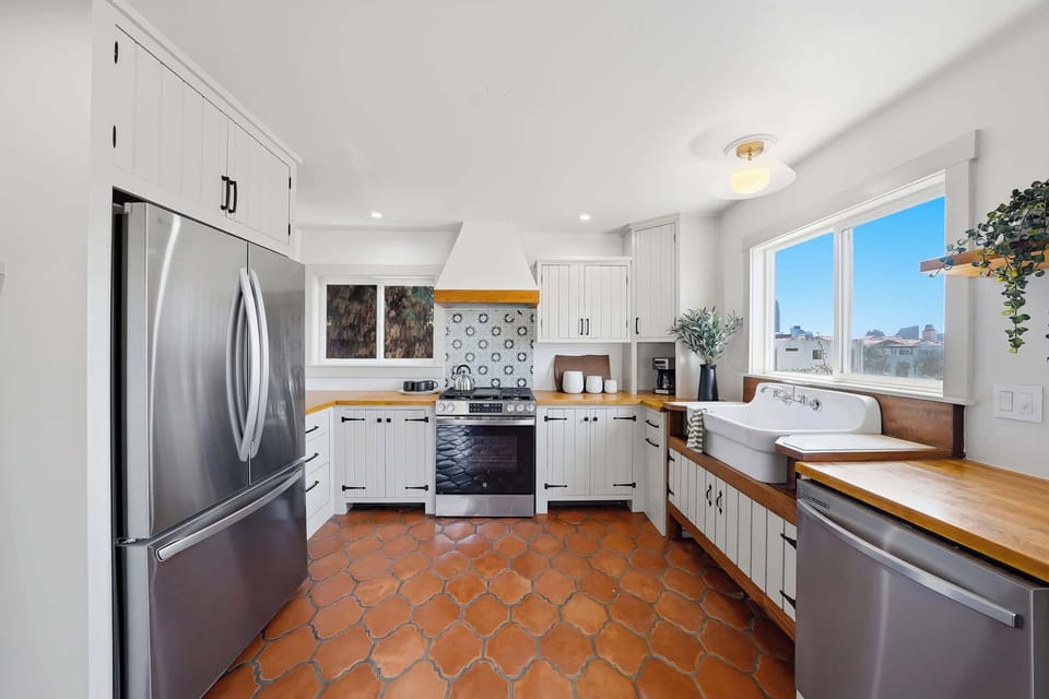 Bright kitchen with everything you need 🍳✨