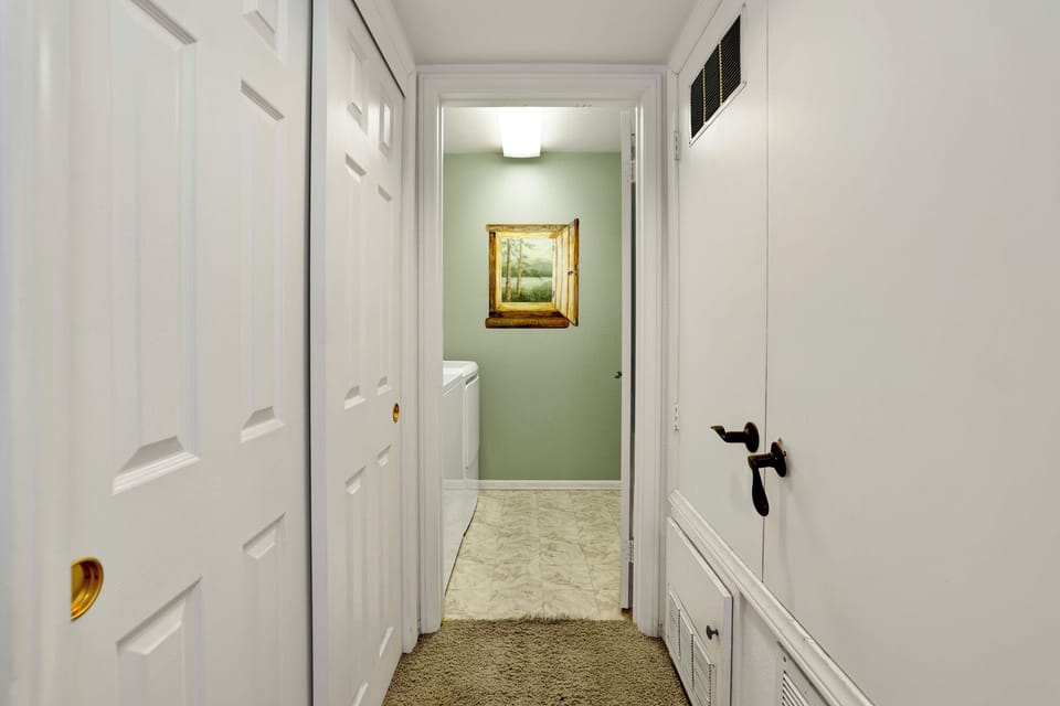 Full sized washer and dryer on site. Convenience at your fingertips for families and extended getaways to Big Bear