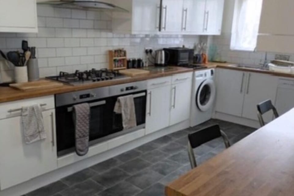 Kitchen 