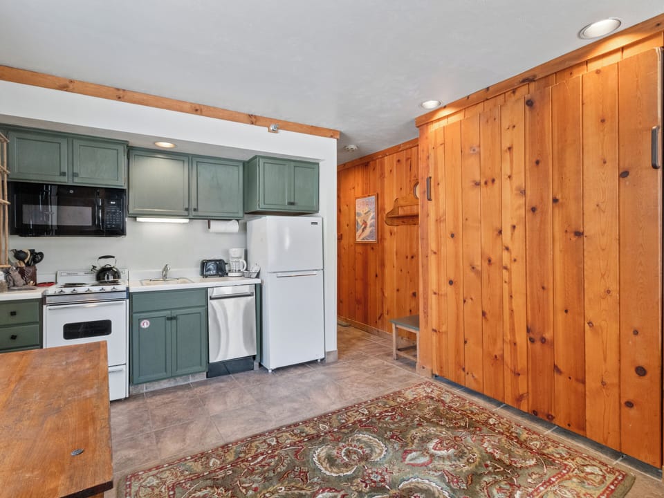Kitchen / Murphy Bed
