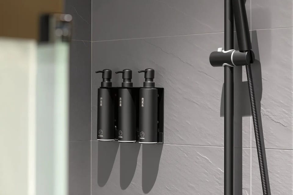 Shower, rainfall showerhead, free toiletries, hair dryer