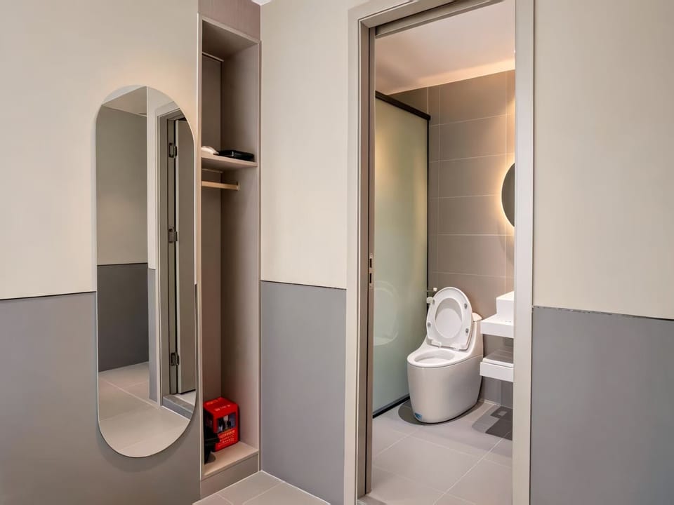 Standard Double Room, No Windows | Bathroom | Shower, rainfall showerhead, free toiletries, hair dryer
