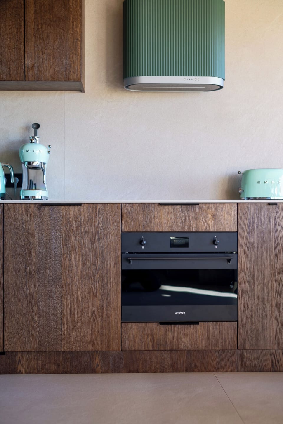 Luxury Apartment, Air conditioning, Mountain View | Interior