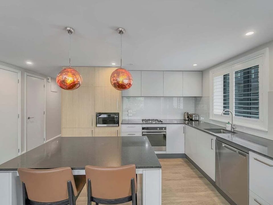 Fully equipped kitchen for home cooking