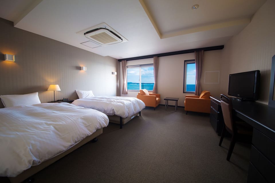 In-room safe, WiFi (free), bed sheets
