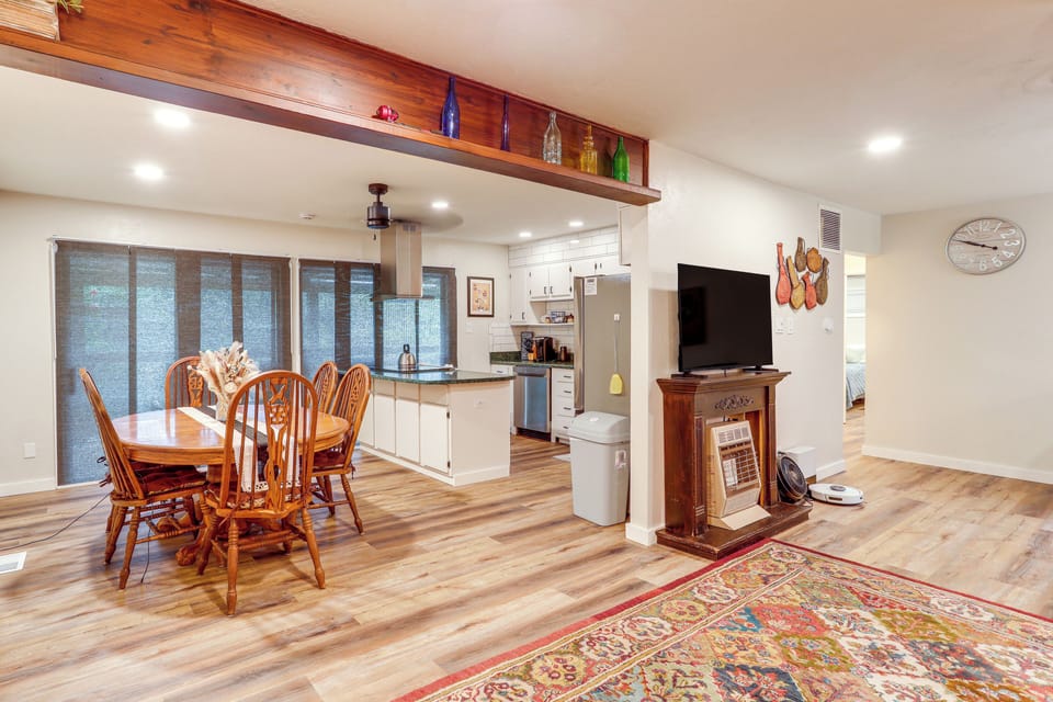 Dining Area | Main Floor