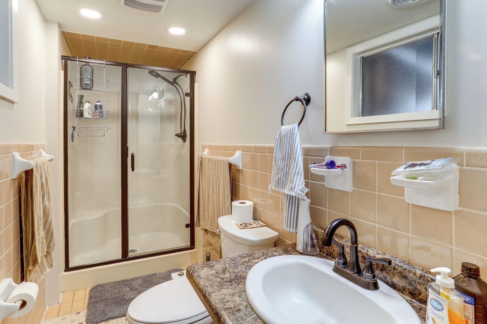Bathroom | Main Floor