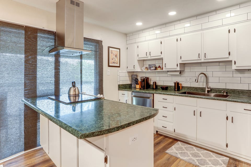 Kitchen | Main Floor