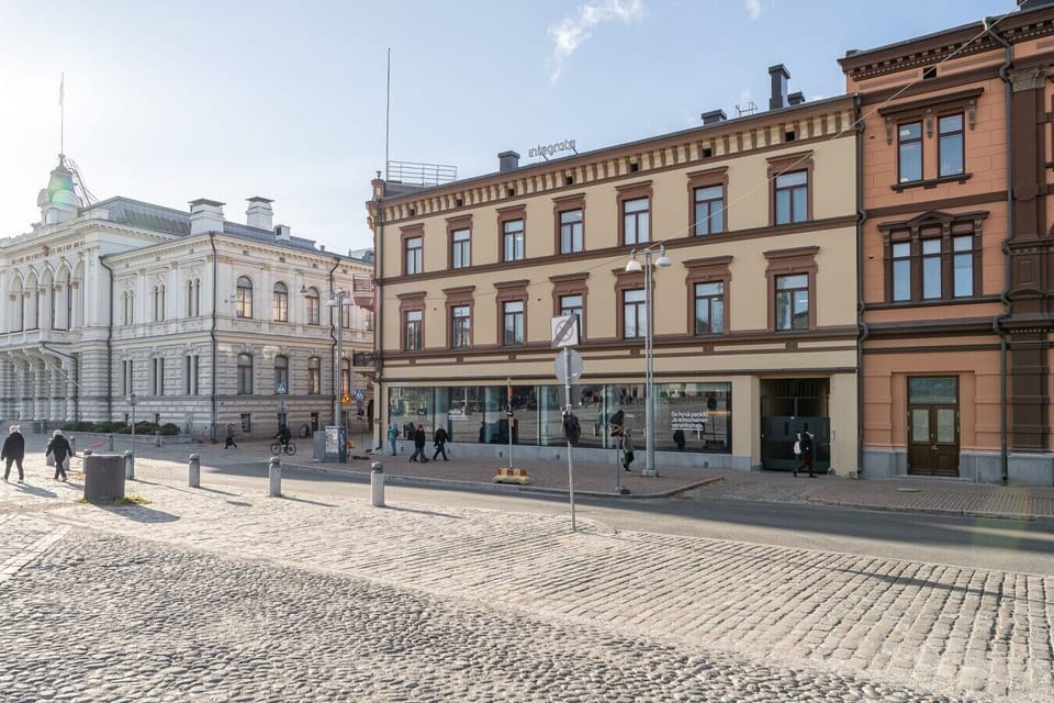Your home away from home is located in one of Tampere`s most prestigious landmarks, putting all the city`s best restaurants and shops right at your doorstep.