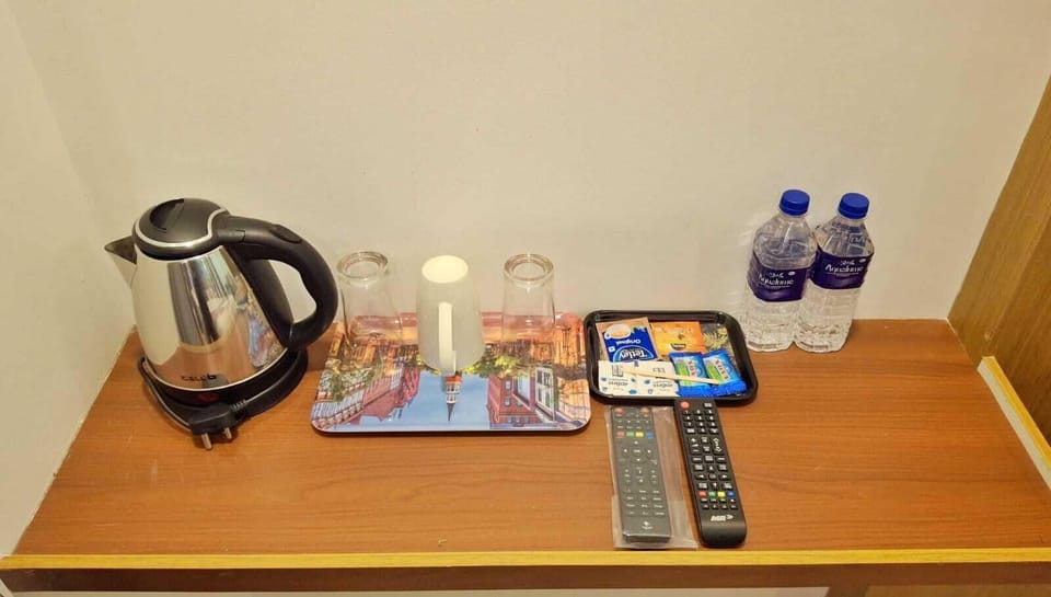 Deluxe Double Room | Coffee and/or coffee maker