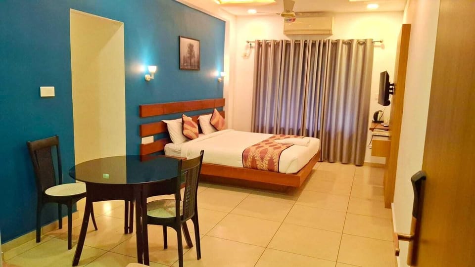 Deluxe Double Room | Iron/ironing board, WiFi (free)