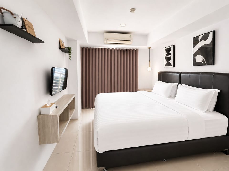 Superior Single Room | Iron/ironing board (on request), WiFi (free)