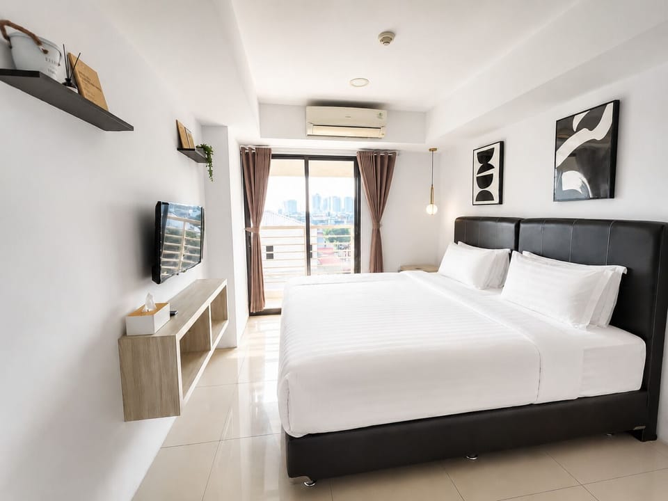 Superior Single Room | Iron/ironing board (on request), WiFi (free)